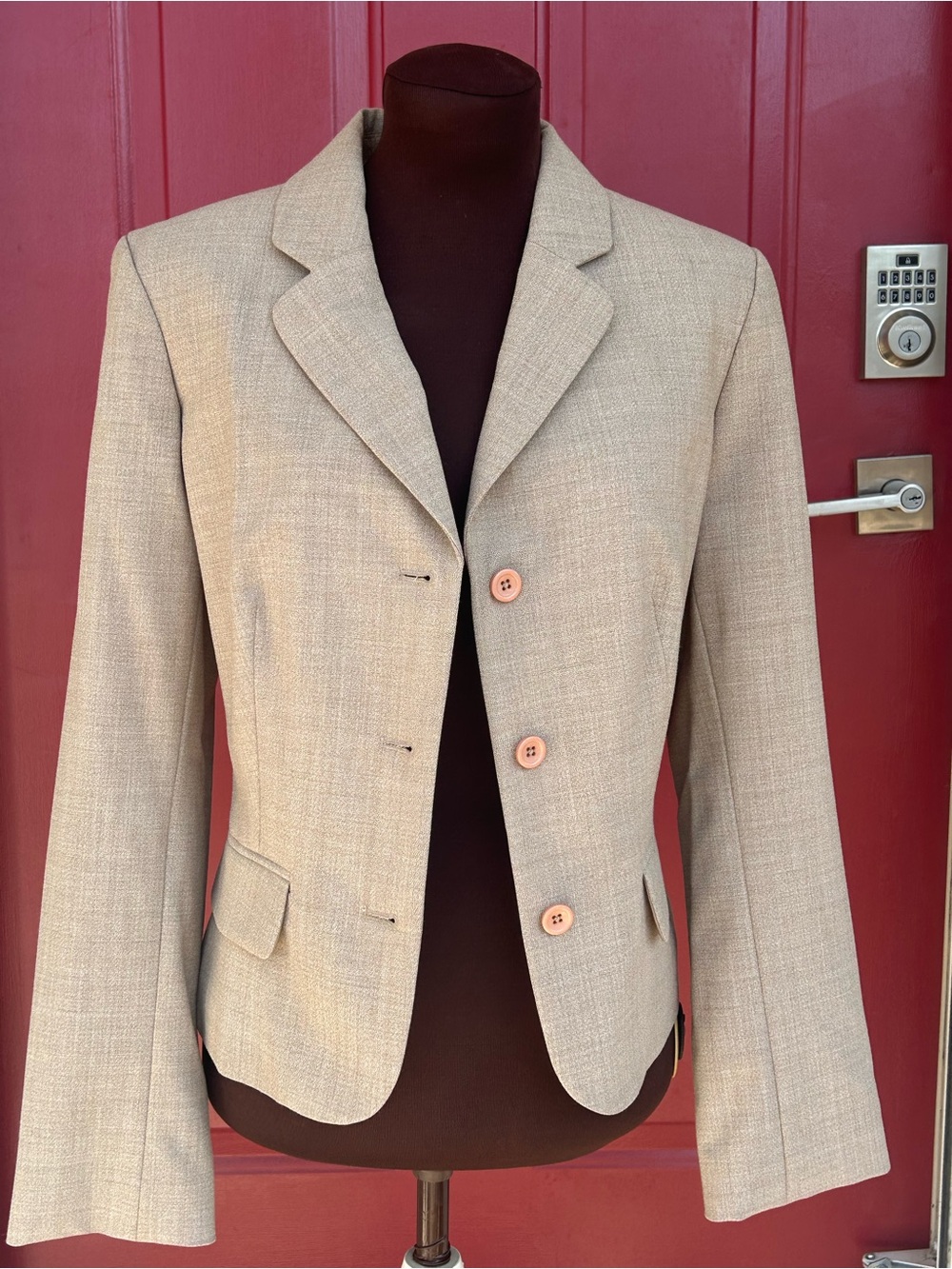 BODY BY VICTORIA s6 Beige Tailored Short Blazer-flattering stretch-LOOKS NEW!